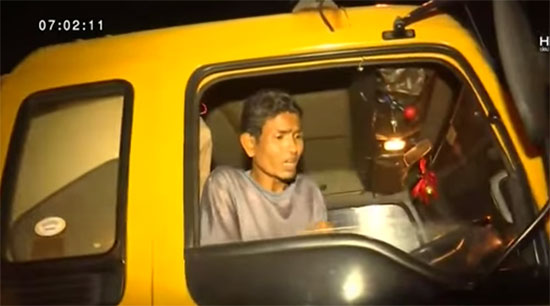 อาสาตำรวจไล่สกัดจับกลุ่มเด็กแว้น พลาดพุ่งชนรถน้ำ กทม. เสียชีวิต