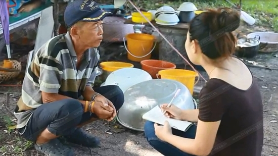 แม่ออกจากบ้านพักคนชราหวังใช้วาระสุดท้ายกับลูก แต่ถูกไล่ออกจากบ้าน นอนตายคาเพิงที่วัด