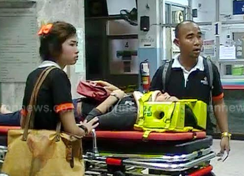 เก๋งพุ่งชนรถตู้โดยสารหน้าเมเจอร์ รังสิต เจ็บ 12 ราย