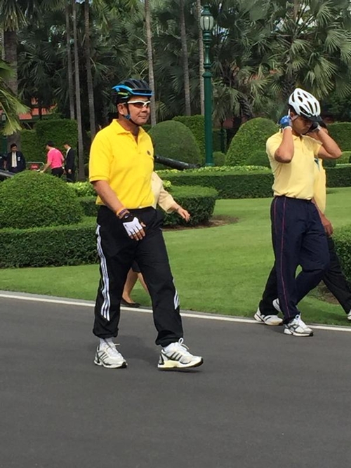 ประยุทธ์ นำ ครม. ซ้อมปั่นจักรยาน