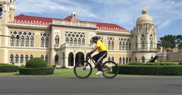 ประยุทธ์ นำ ครม. ซ้อมปั่นจักรยาน