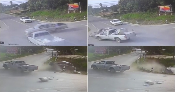  วินาทีกระบะชนกลาง 4 แยกวัดใจ รถตกน้ำดับ 1 สาหัส 1 [มีคลิป]