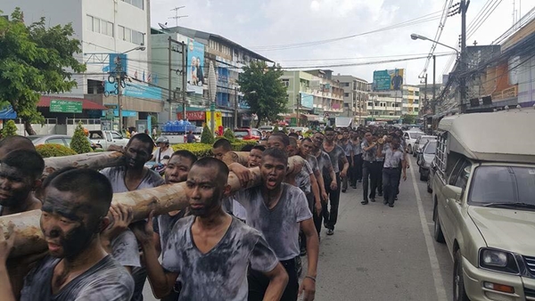 แจงแล้ว ภาพรับน้องตำรวจเป็นของจริง ชี้สร้างความใกล้ชิดรุ่นพี่รุ่นน้อง