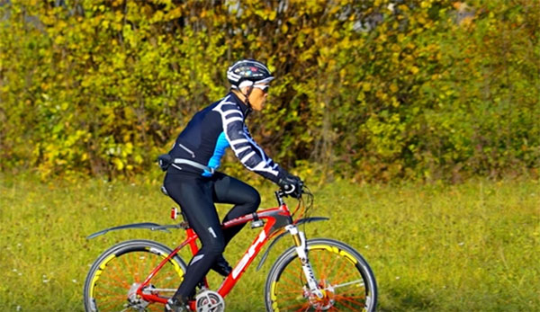 สมเด็จพระบรมฯ พระราชทานคลิปปั่นเพื่อพ่อ 