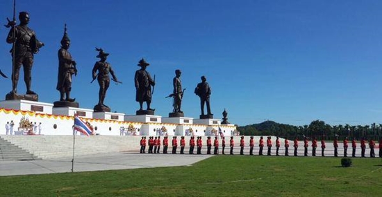 งดงาม ! 7 พระบรมราชานุสาวรีย์ฯ ยามอาทิตย์อัสดง ณ อุทยานราชภักดิ์