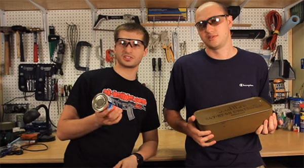 เจ๋งอ่ะ ! ชมวิธีเปิดกระป๋องโดยไม่ใช้ที่เปิด ขอแค่มันสมองและสองมือ 