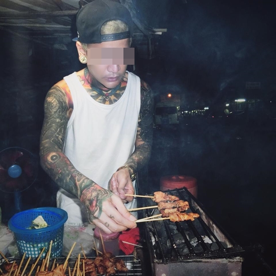 อะไรยังไง ? เน็ตไอดอลขายหมูปิ้ง โดนแฉสร้างภาพเป็นคนดี ตัวจริงเน่าเฟะ