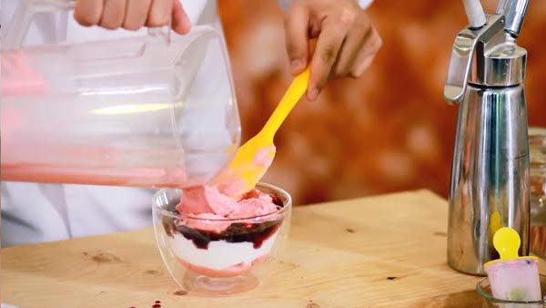 นมเปรี้ยวบิงซู อีกหนึ่งเมนูคลายร้อนช่วงซัมเมอร์ ทำเองก็ได้ ง่ายจังนมเปรี้ยวบิงซู อีกหนึ่งเมนูคลายร้อนช่วงซัมเมอร์ ทำเองก็ได้ ง่ายจัง