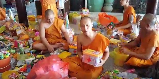 หลวงพี่เปิดถัง รีวิวสังฆทาน บอกมีแต่ขยะ ของใช้งานไม่ได้ [มีคลิป]