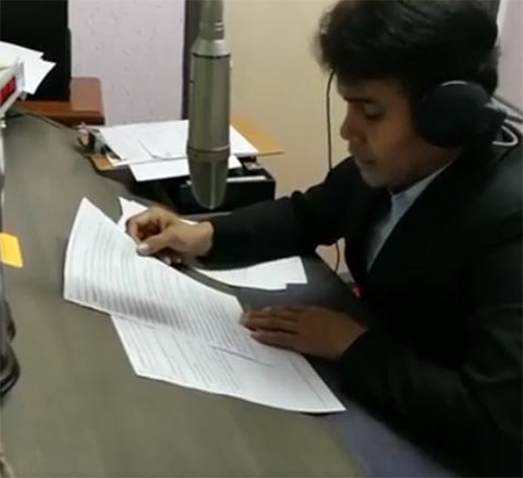 เผยโฉมตัวจริงเสียงอ่านข่าววิทยุ ที่ฟังกันมาตั้งแต่เด็ก (มีคลิป)