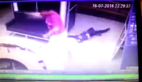 เปิดคลิปนาทีตำรวจยิงกัน ที่โรงพัก สภ.บ้านโป่ง-รองสารวัตรดับ