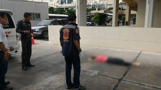  แอร์โฮสเตสสาว วัย 31 ปี ดิ่งอาคารจอดรถห้างดัง คาดเครียดปัญหาส่วนตัว 