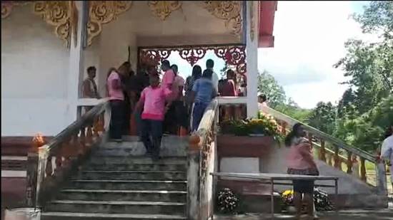 งานศพฟรุ้งฟริ้ง ชาวบ้านพร้อมใจแต่งสีชมพูร่วมงาน ตามคำสั่งเสียสุดท้าย