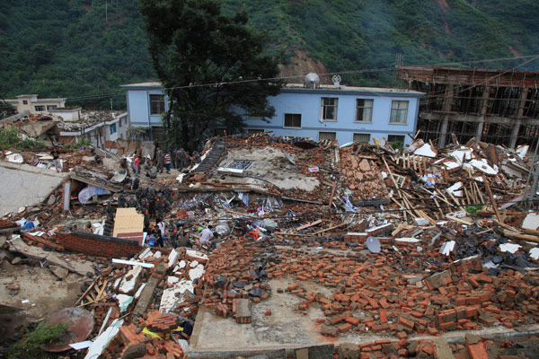 แผ่นดินไหวจีน ยูนนาน ตายพุ่ง 398 เร่งค้นหาผู้รอดชีวิต