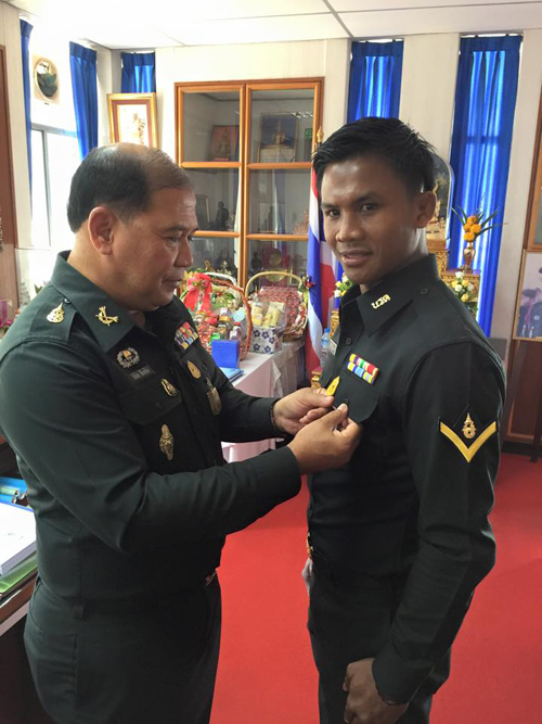  สิบตรีบัวขาว ประดับยศ แฟนคลับแห่โพสต์ยินดีล้นหลาม