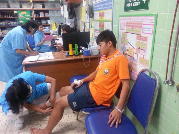 หวิดดับทั้งคัน !! รถตู้ทีมน่าน เอฟซี พลิกคว่ำ นักเตะเจ็บระนาว