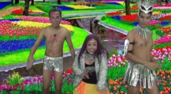 ลีน่าจัง คืนความสุข ออกลีลาเต้นเพลง เมรี แดนซ์กระจายลืมวัย หน้าอย่างเคลิ้ม...