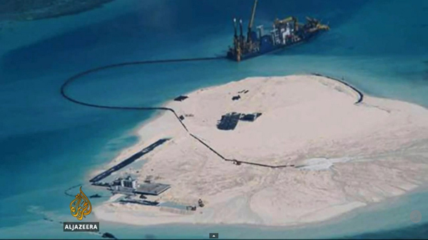 จีนรุกหนักพื้นที่พิพาท เดินหน้าถมทะเลสร้างรันเวย์