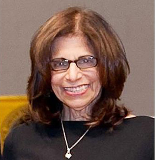 หนุ่มโรคจิตฆ่าตัดหัวแม่แท้ ๆ เตะเล่น ก่อนโดดให้รถไฟทับตาย