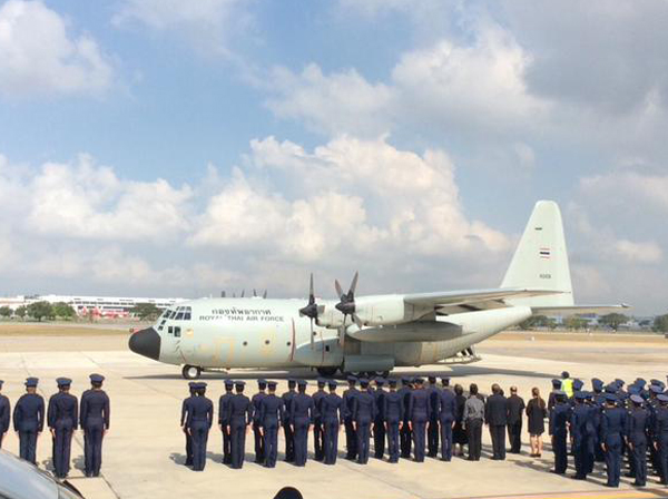 กองทัพอากาศจัดพิธีรับศพ ผู้กองเอฟ นพนนท์ นิวาศานนท์ ผบ.ทอ. ยกเป็นวีรบุรุษ