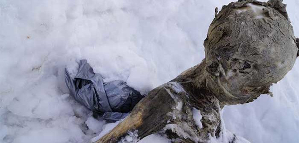 ตะลึง พบมัมมี่แช่แข็งบนภูเขา เชื่อเป็นนักปีนเขาที่หายไป 55 ปีที่แล้ว