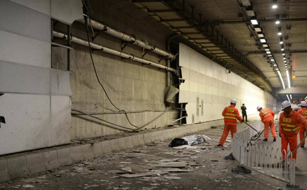 แลมโบกินี่ซิ่งหนัก ชนกับเฟอร์รารี่ พังยับ อย่างกับฉากหนัง Fast 7