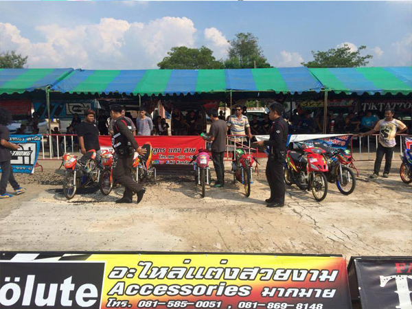 แชร์สนั่น แข่งในสนามยังจับไม่เว้นเลย ขาซิ่งถามแล้วจะให้ไปแข่งที่ไหน ?