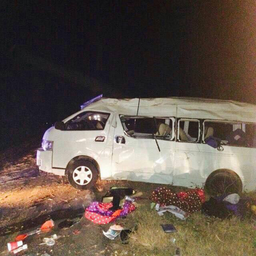 หวิดดับทั้งคัน !! รถตู้ทีมน่าน เอฟซี พลิกคว่ำ นักเตะเจ็บระนาว 