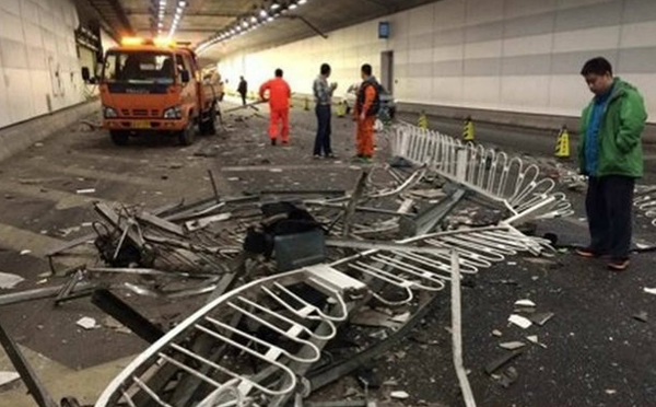 แลมโบกินี่ซิ่งหนัก ชนกับเฟอร์รารี่ พังยับ อย่างกับฉากหนัง Fast 7