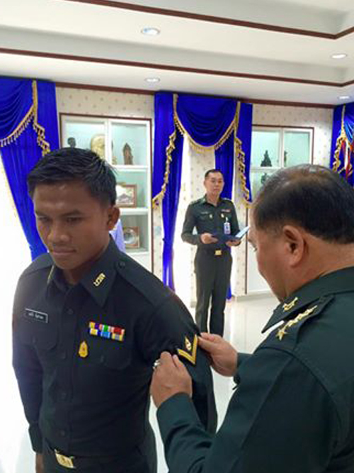 สิบตรีบัวขาว ประดับยศ แฟนคลับแห่โพสต์ยินดีล้นหลาม