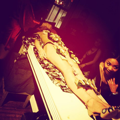 แคนาดาเปิดบริการทานซูชิบนตัวสาวเปลือยเป็นครั้งแรก