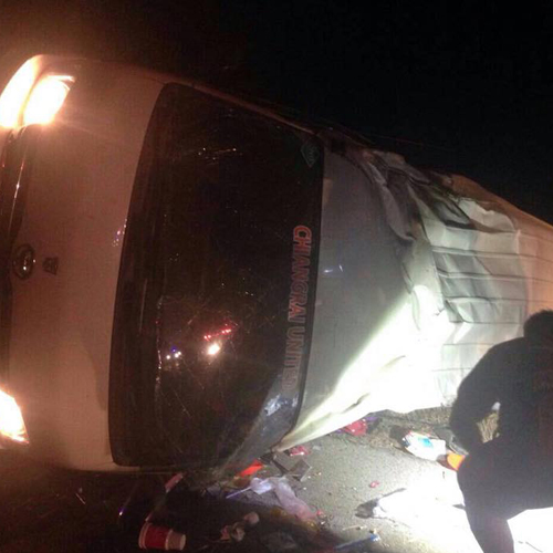 หวิดดับทั้งคัน !! รถตู้ทีมน่าน เอฟซี พลิกคว่ำ นักเตะเจ็บระนาว