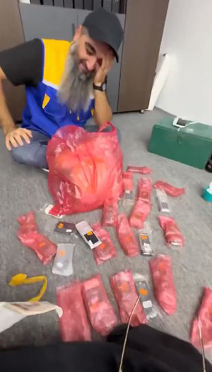 พ่อค้าสั่งซื้อโทรศัพท์ Nokia