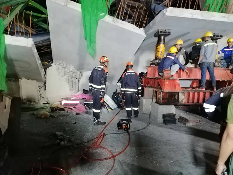 เครนถล่มพระราม 2