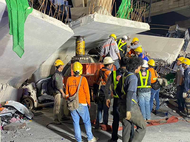 เครนถล่มพระราม 2