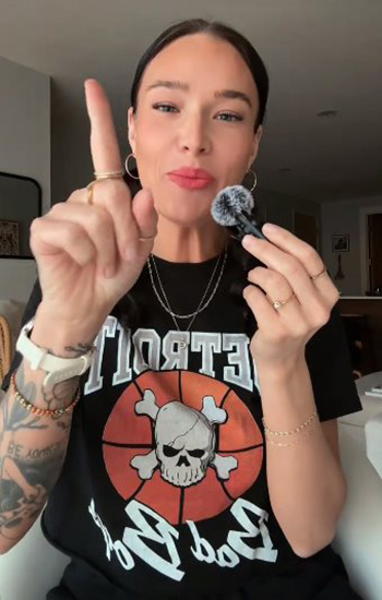 เรื่องสกปรกบนเครื่องบิน