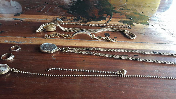 ทองตกน้ำ