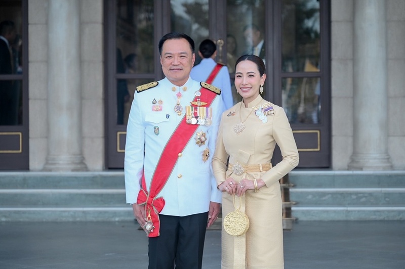 จ๋า ธนนนท์ นิรามิษ ภรรยา อนุทิน ชาญวีรกูล