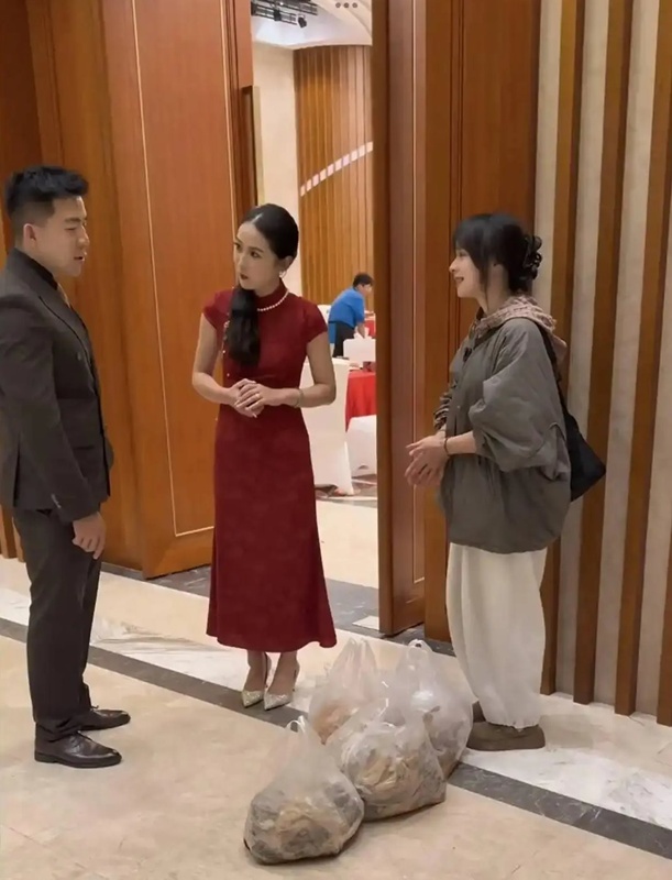 สาวไม่ได้รับเชิญ ไปงานแต่งงานกว่า 100 ครั้ง