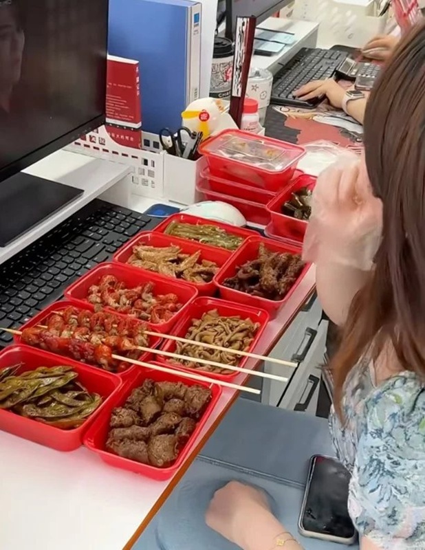  งานในฝัน นั่งกินหน้าจอ เงินเดือน 45,000