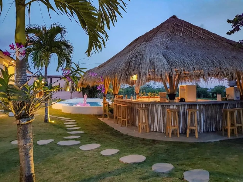 นทท. สาว ดับสลดในโรงแรมบาหลี ป่วยอีก 20 ราย