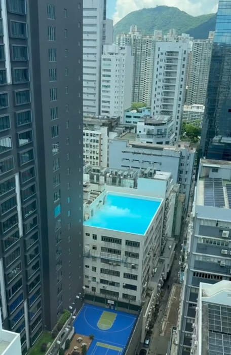 สระว่ายน้ำบนดาดฟ้า