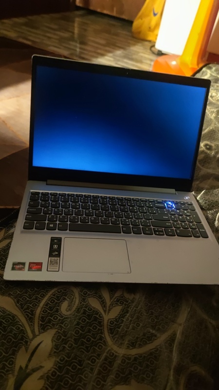 หนุ่มโพสต์ปรึกษาปัญหาโน้ตบุ๊กค้างจอดำกลางดึก 