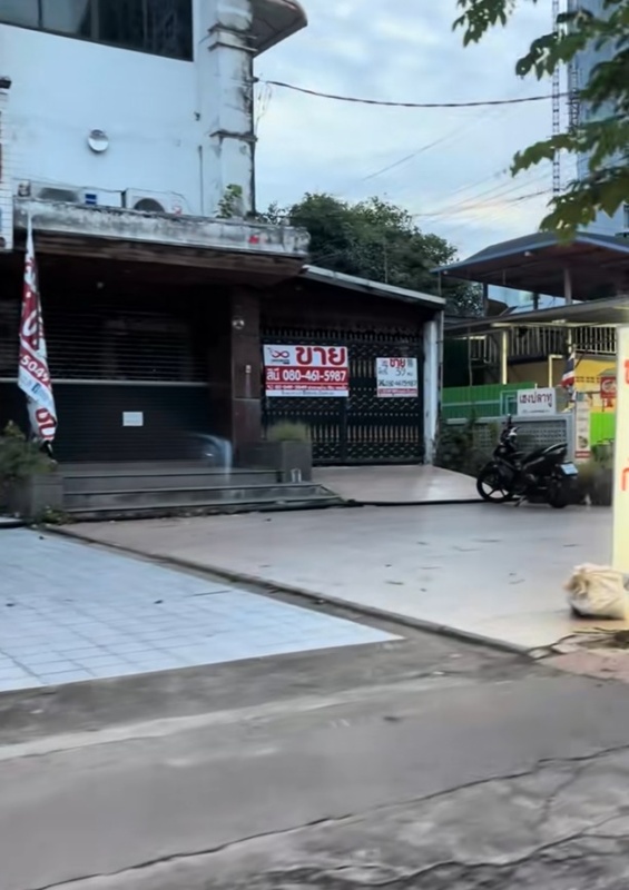 ไวรัลหลักล้าน ป้ายร้านข้าวมันไก่ที่ใครผ่านก็ต้องหยุดดู