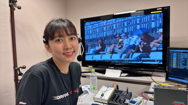 สาวอวดภาพใบขับขี่ แต่มีจุดทำหลุดโฟกัส