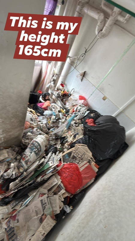 ช็อกสภาพห้องคุณตา นอนบนขยะเป็นสิบปี