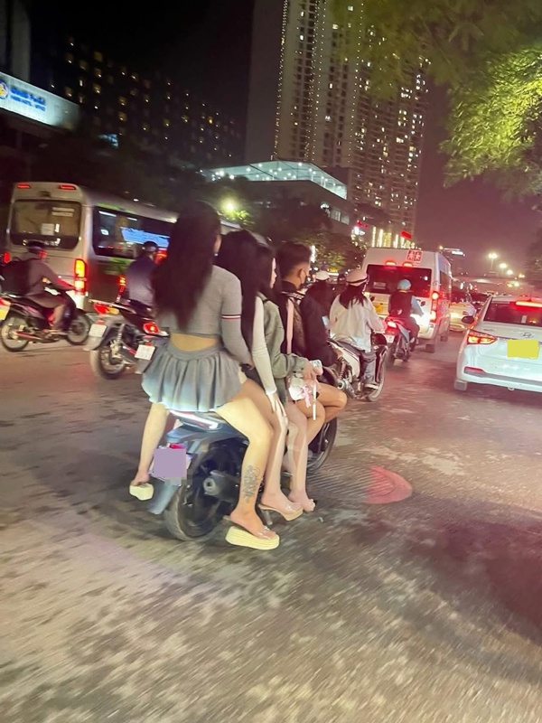 ภาพไวรัล มอเตอร์ไซค์ซ้อน 5 สุดฮอต