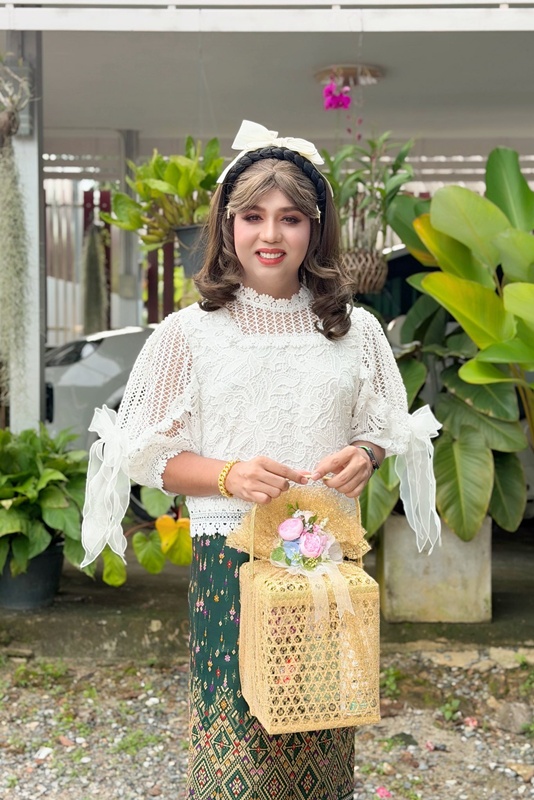 ครูตีเด็กขอขมากับแม่เด็ก