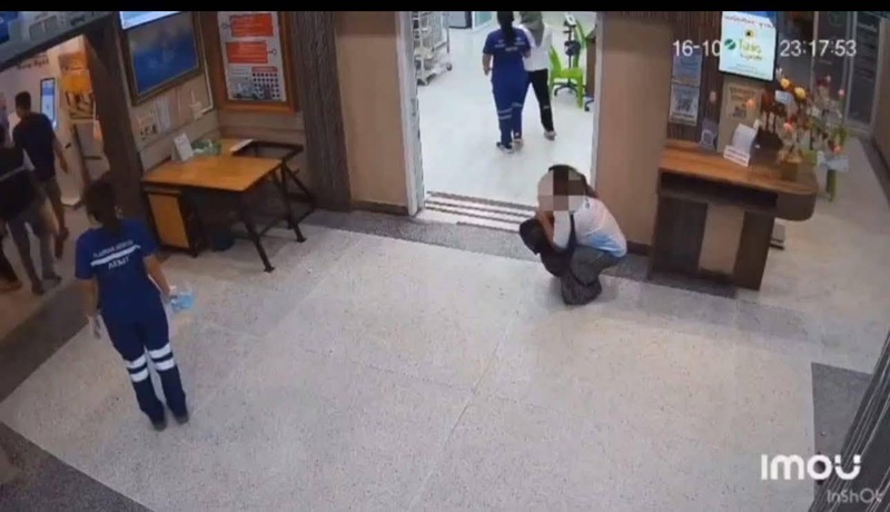 กระบะจอดรถขวางรถพยาบาล