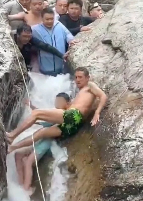 ฮีโร่คนแปลกหน้า